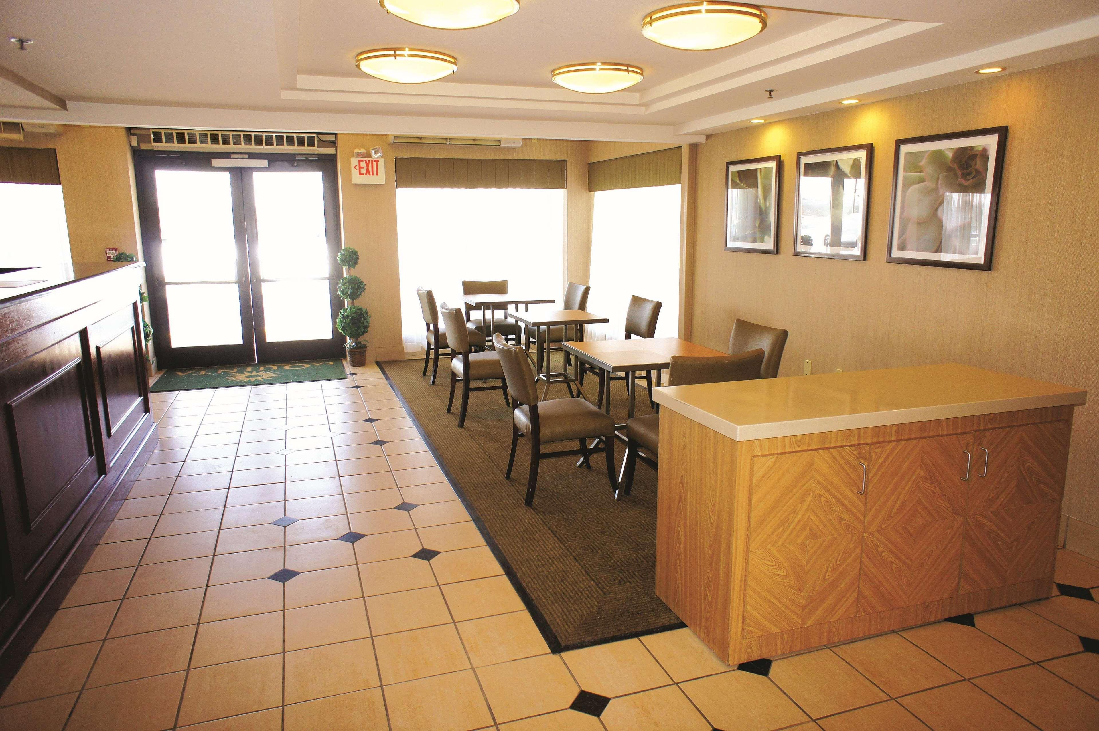 Hotel La Quinta By Wyndham Warwick Providence Airport Exterior foto